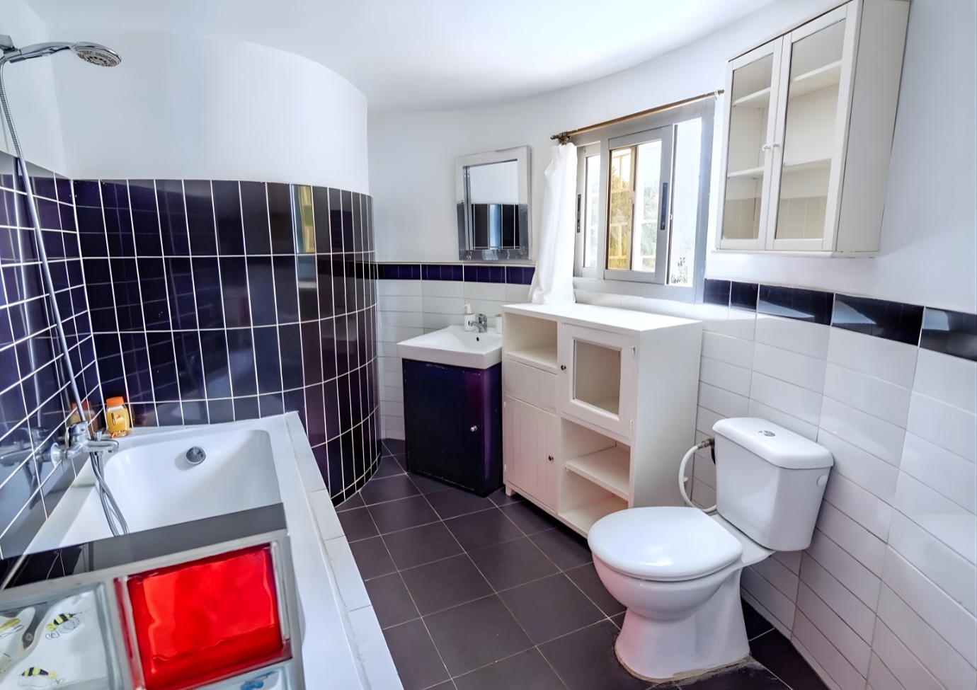 The Suite 3